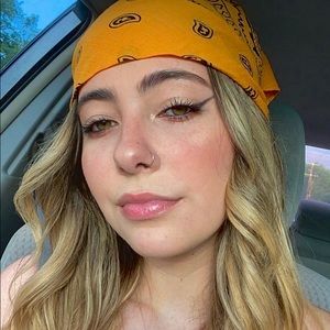 Meet your Posher, Ana